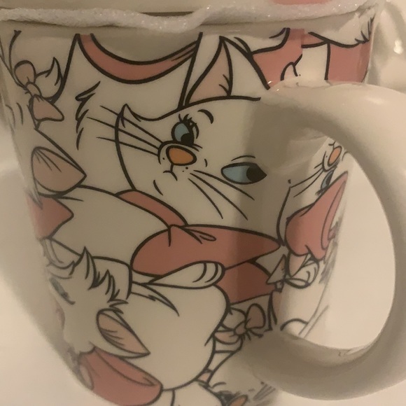 Aristocats Disney Marie the Kitty. Brand New Mug with Lid. - Picture 4 of 7